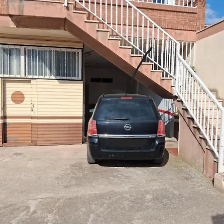 Feriado, Con Parking Incluido